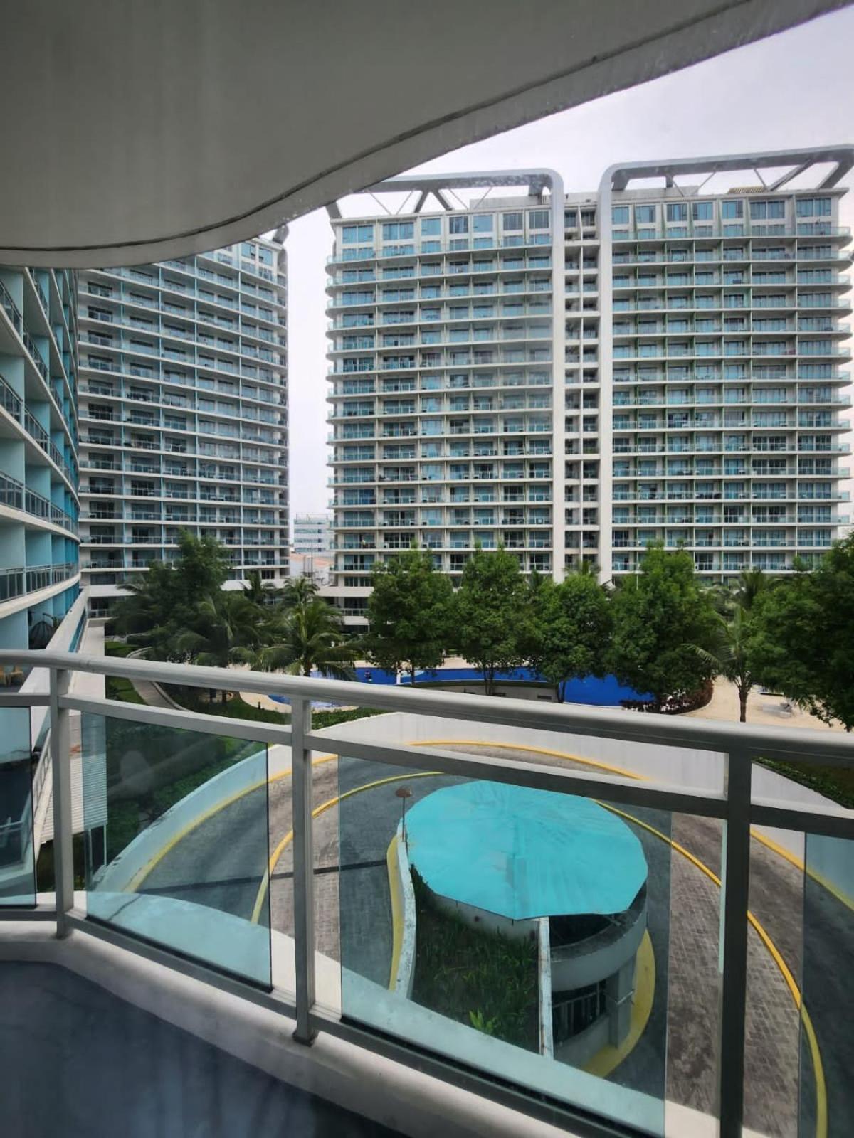 Paranaque City Azure Urban Resort מראה חיצוני תמונה