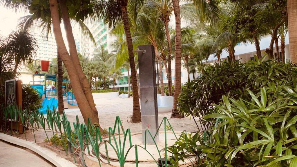 Paranaque City Azure Urban Resort מראה חיצוני תמונה