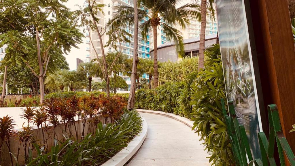 Paranaque City Azure Urban Resort מראה חיצוני תמונה
